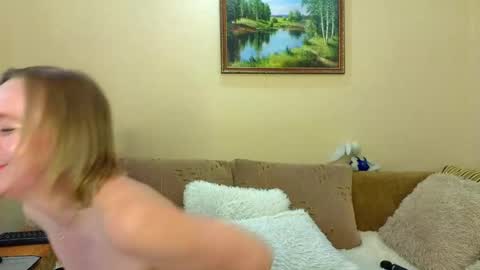 Snapshot of yourxqueen chatting on May 22, 6:20 am YourXQueen online show from May 22, 6:20 am