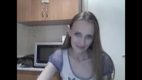 Snapshot of youur_light chatting on May 15, 5:42 pm Youur light online show from May 15, 5:42 pm