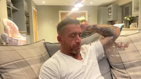 Snapshot of youwantus69 chatting on December 4, 7:06 am You want us 69 online show from December 4, 7:06 am