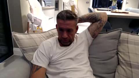 Snapshot of youwantus69 chatting on December 5, 9:39 pm You want us 69 online show from December 5, 9:39 pm