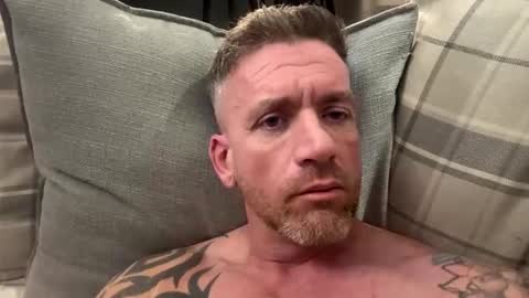 Snapshot of youwantus69 chatting on February 15, 6:21 am You want us 69 online show from February 15, 6:21 am