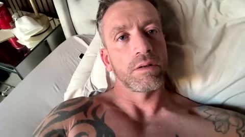 Snapshot of youwantus69 chatting on March 28, 6:24 am You want us 69 online show from March 28, 6:24 am