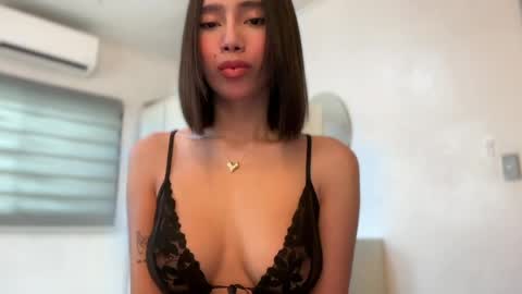 YowgineTheGreat online show from April 25, 6:16 am