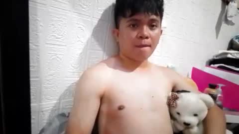 Snapshot of yrlittle_baby chatting on April 12, 10:31 am yrlittle_baby online show from April 12, 10:31 am