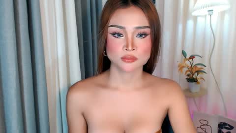 ysabellefox online show from April 22, 10:06 am