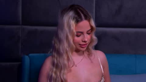 Foxie online show from November 29, 6:22 pm