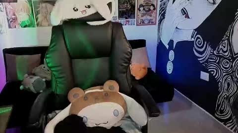 Snapshot of yuhwa chatting on September 12, 10:10 pm    rawr   Anne Independent model      online show from September 12, 10:10 pm