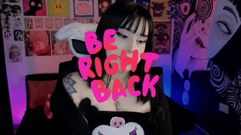 Snapshot of yuhwa chatting on October 9, 7:56 pm    rawr   Anne Independent model      online show from October 9, 7:56 pm