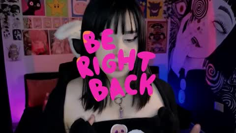 Snapshot of yuhwa chatting on October 15, 8:42 pm    rawr   Anne Independent model      online show from October 15, 8:42 pm