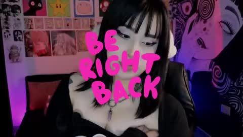 Snapshot of yuhwa chatting on October 19, 10:54 pm    rawr   Anne Independent model      online show from October 19, 10:54 pm