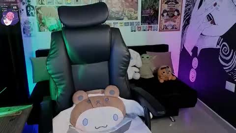    rawr   Anne Independent model      online show from January 16, 10:58 pm