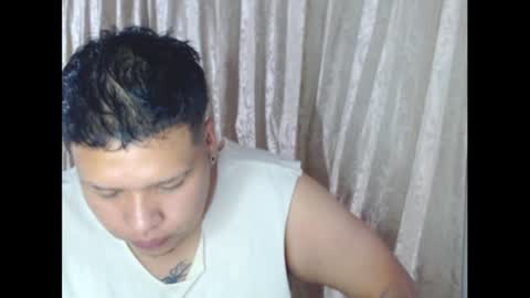 Snapshot of yulandval chatting on November 18, 4:06 am yul and val couple online show from November 18, 4:06 am