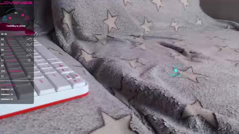 Snapshot of yuli_ya chatting on December 14, 8:23 am Sweet Pussy online show from December 14, 8:23 am