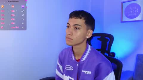 yulian_vasquez online show from September 19, 12:17 pm