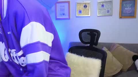 yulian_vasquez online show from November 22, 12:04 pm