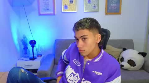 yulian_vasquez online show from November 27, 12:18 pm