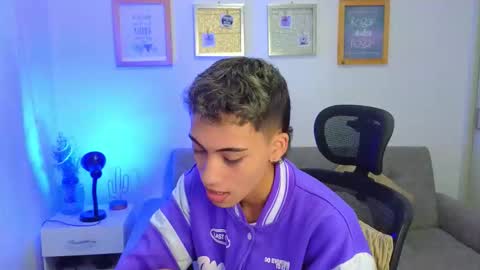 yulian_vasquez online show from November 29, 12:30 pm