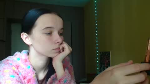 Yuliia online show from September 18, 9:33 am