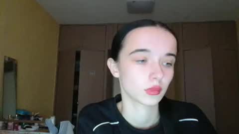 Yuliia online show from November 18, 7:35 am