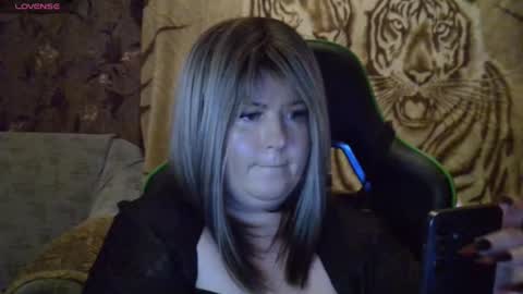 Snapshot of yuliiared chatting on December 5, 7:21 pm yuliiared online show from December 5, 7:21 pm