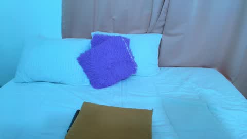 Snapshot of yulina_xue chatting on March 8, 2:45 am Yulina online show from March 8, 2:45 am