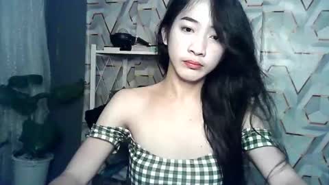 yumi_18 online show from November 28, 8:50 am