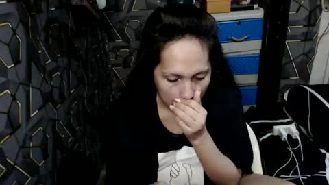 yumi online show from March 29, 11:05 pm