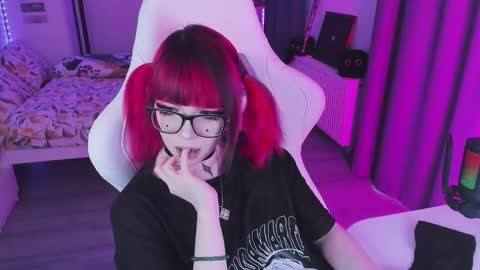 Yumi 3 online show from February 15, 2:25 pm