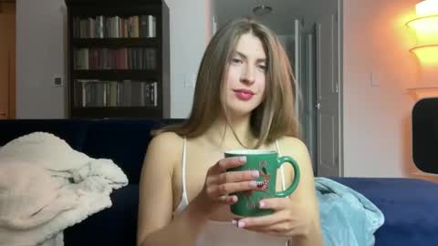 Snapshot of yumiandwolf chatting on January 15, 6:22 am yumiandwolf online show from January 15, 6:22 am