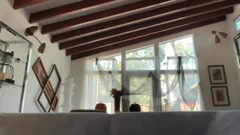 Snapshot of yumiandwolf chatting on October 6, 9:56 pm yumiandwolf online show from October 6, 9:56 pm