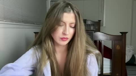 yumiandwolf online show from November 16, 3:01 am