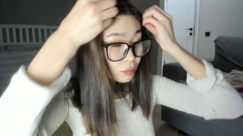 Yumi online show from January 28, 4:08 pm