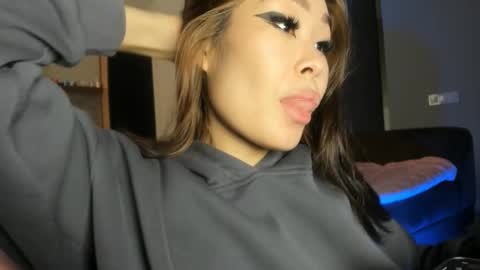 Yumi online show from February 27, 9:54 am