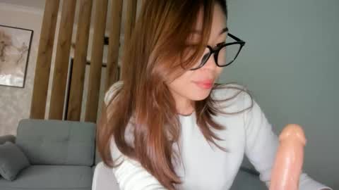 Yumi online show from October 1, 6:19 am