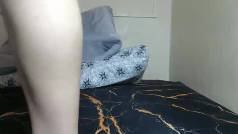 yummy72747 online show from April 22, 9:44 am