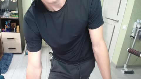 Snapshot of yummyalexxx chatting on April 19, 4:50 pm Alex online show from April 19, 4:50 pm