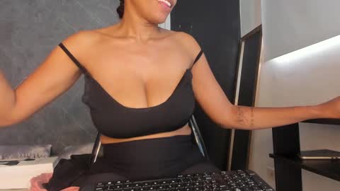 Yummyduo online show from February 6, 2:15 pm