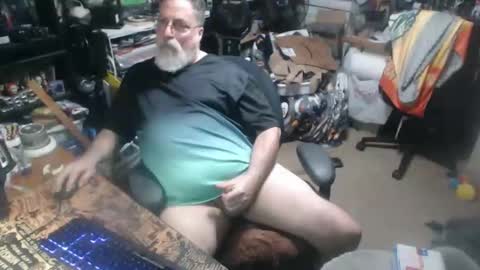 Snapshot of yummyflguy chatting on June 4, 10:49 pm yummyflguy online show from June 4, 10:49 pm