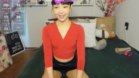 Snapshot of yummyqueen1 chatting on October 15, 3:28 am KIM online show from October 15, 3:28 am