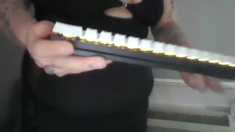 yummythick5150 online show from January 22, 2:37 am