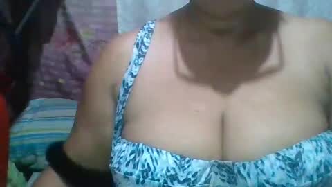 Snapshot of yummytitsbaby chatting on May 17, 7:43 pm yummytitsbaby online show from May 17, 7:43 pm