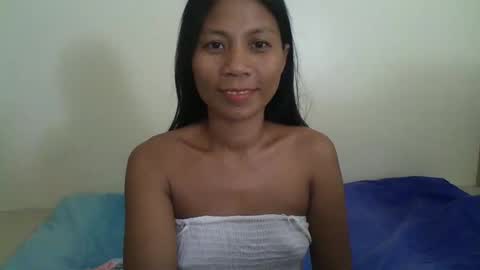 Snapshot of yuna_05 chatting on April 13, 2:00 pm yuna_05 online show from April 13, 2:00 pm