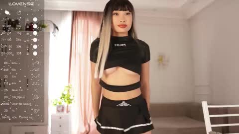 Snapshot of yuna_leen chatting on October 15, 6:13 am yuna_leen online show from October 15, 6:13 am
