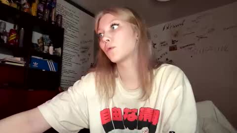 yunarosee online show from January 18, 8:01 pm