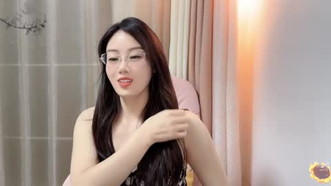 Snapshot of yuner0715 chatting on December 12, 2:11 pm YunEr online show from December 12, 2:11 pm