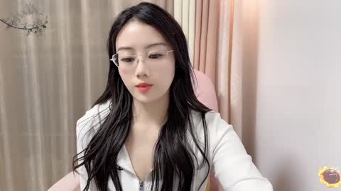 Snapshot of yuner0715 chatting on December 15, 9:35 am YunEr online show from December 15, 9:35 am