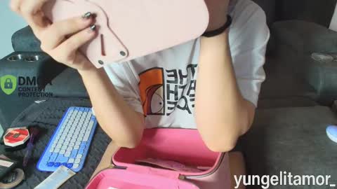 Snapshot of yungelitamor_ chatting on October 30, 5:09 am ELITA online show from October 30, 5:09 am