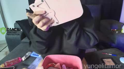 Snapshot of yungelitamor_ chatting on November 20, 4:45 am ELITA online show from November 20, 4:45 am