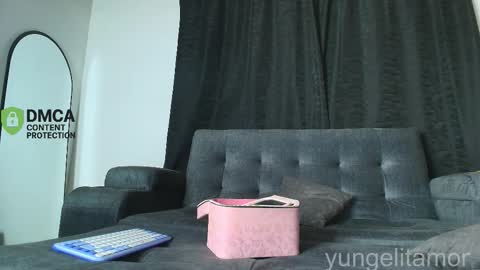 Snapshot of yungelitamor_ chatting on November 21, 5:06 am ELITA online show from November 21, 5:06 am