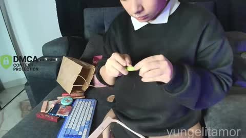 Snapshot of yungelitamor_ chatting on November 24, 4:56 am ELITA online show from November 24, 4:56 am